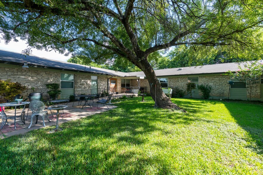 More Photos Of 1606 Nash Ave, Austin Assisted Living For Sale