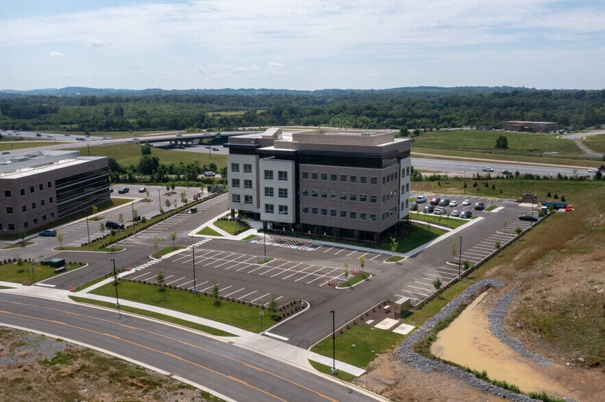 More Photos Of 145 Bear Crossing, Mount Juliet Office For Sale