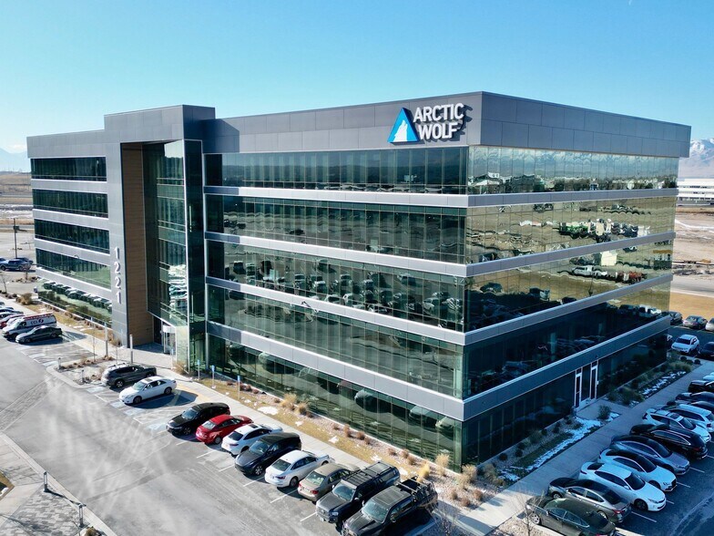 More Photos Of 1221 S Valley Grove Blvd, Pleasant Grove Office For Lease