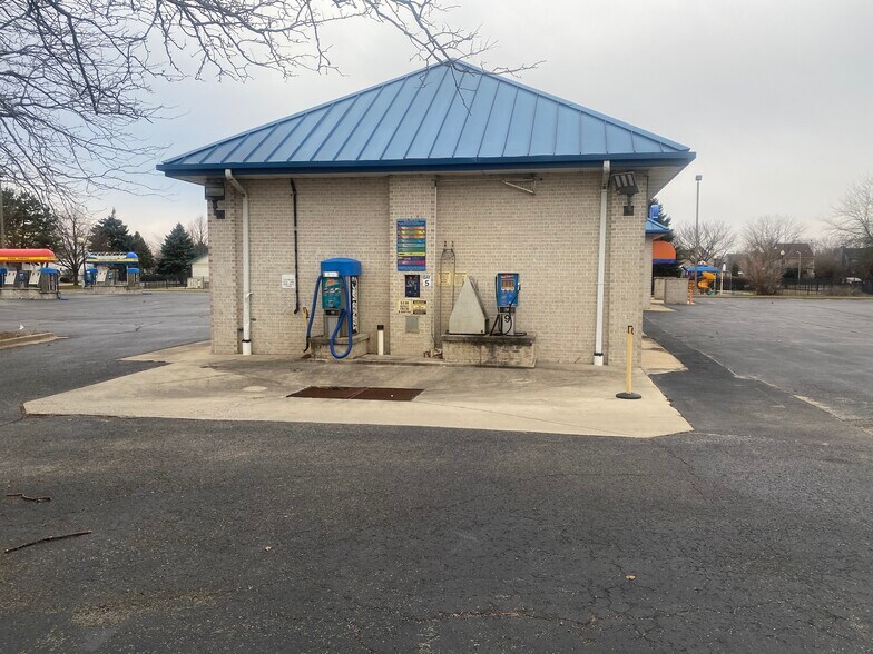 More Photos Of 1250 Douglas Rd, Oswego Carwash For Sale