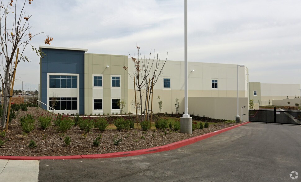 More Photos Of 9089 8th St, Rancho Cucamonga Distribution For Sale
