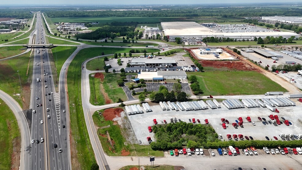 More Photos Of 6240 Greenbrier Pkwy NW, Madison Service Station For Sale