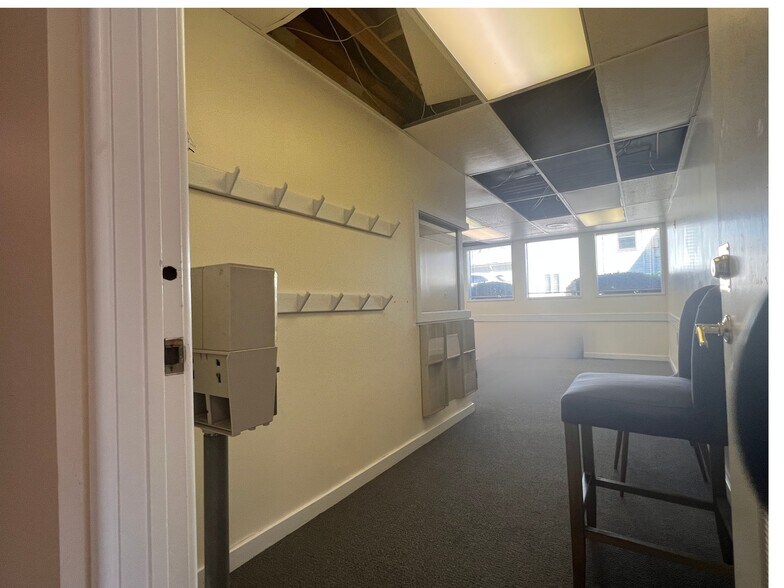 More Photos Of 93 West St, Danbury Medical For Sale