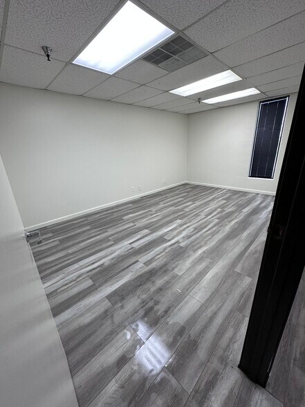 More Photos Of 43214 Black Deer Loop, Temecula Service For Lease