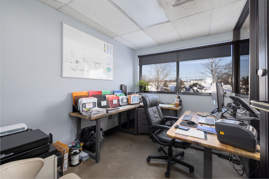 More Photos Of 151 Strong Rd, South Windsor Service For Sale