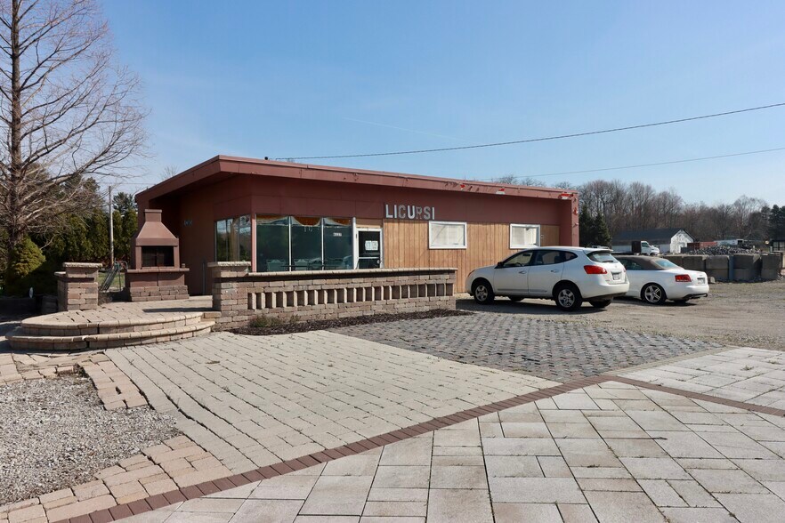 More Photos Of 8265 Euclid Chardon Rd, Kirtland Garden Center For Sale