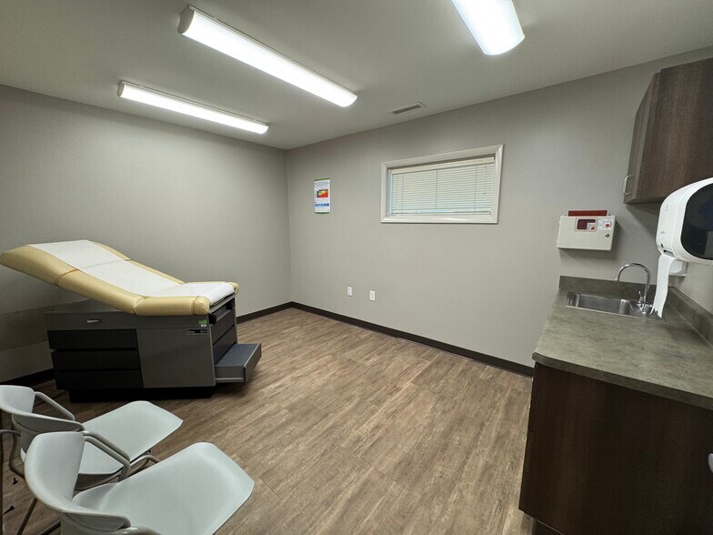 More Photos Of 1755 Fulton St, Elkhart Medical For Sale