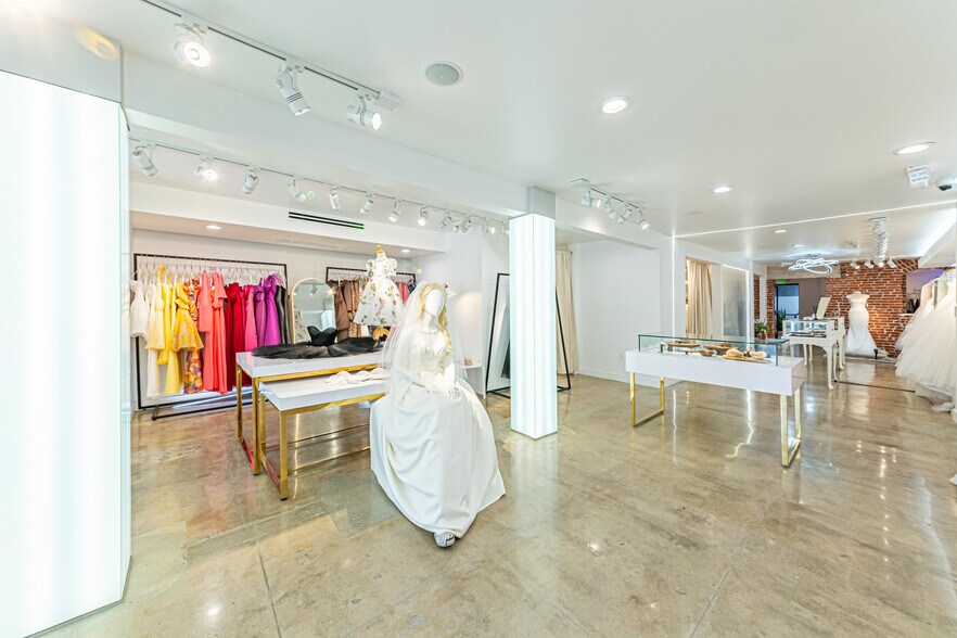 More Photos Of 330 N Western Ave, Los Angeles Storefront Retail Office For Lease