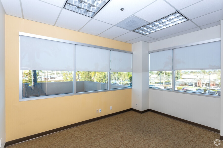 More Photos Of 488 E Valley Pky, Escondido Medical For Lease