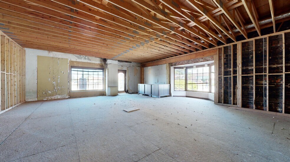 More Photos Of 1211 Broadway, Columbus Restaurant For Lease