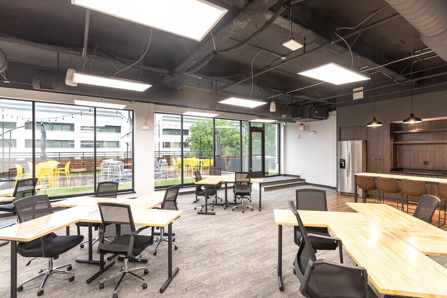 More Photos Of 1122 Lady St, Columbia Coworking Space