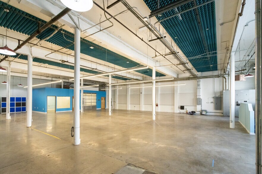 More Photos Of 363 Clementina St, San Francisco Showroom For Sale