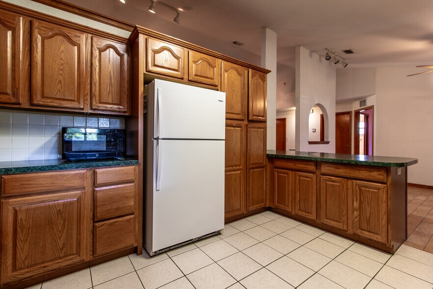 More Photos Of 3255 SE 3rd Ave, Ocala Office Residential For Sale