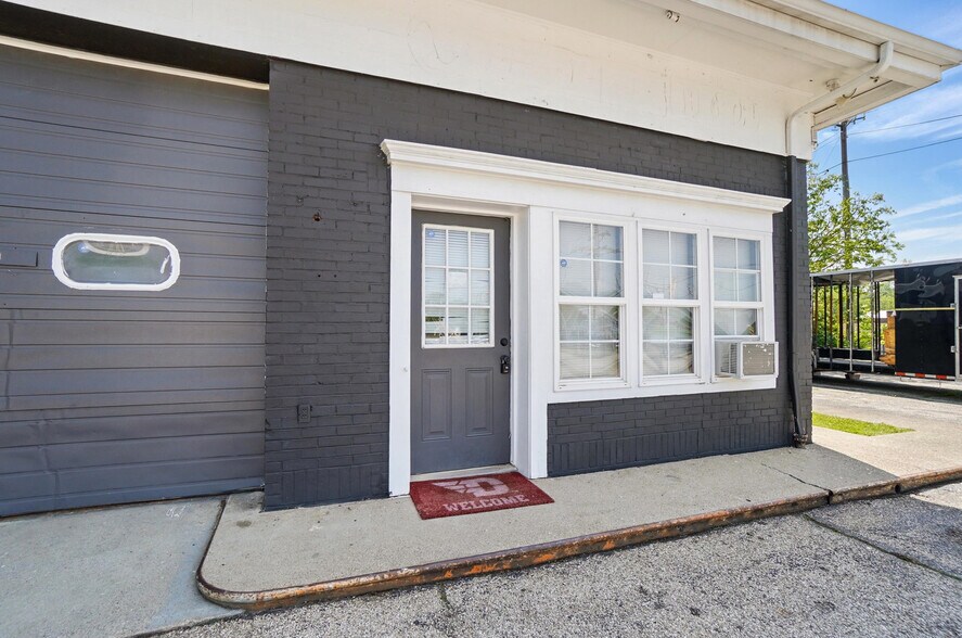 More Photos Of 4500 Dixie Hwy, Franklin Auto Repair For Sale