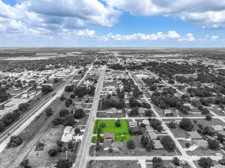 More Photos Of 604 E Broad St, Forney Office Residential For Sale