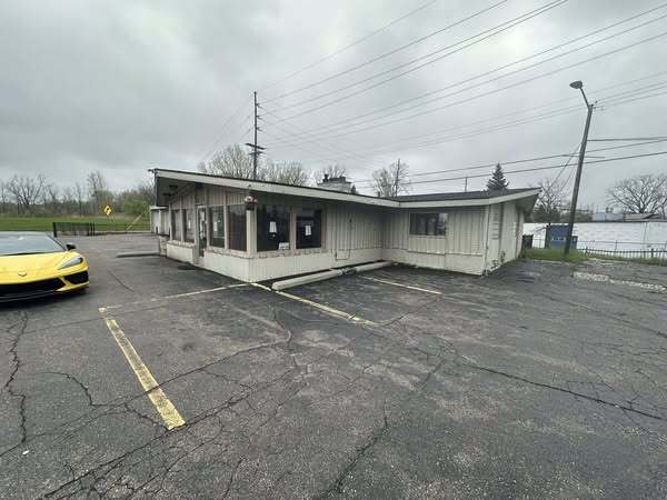 More Photos Of 2020 Dixie Hwy, Waterford Freestanding For Lease