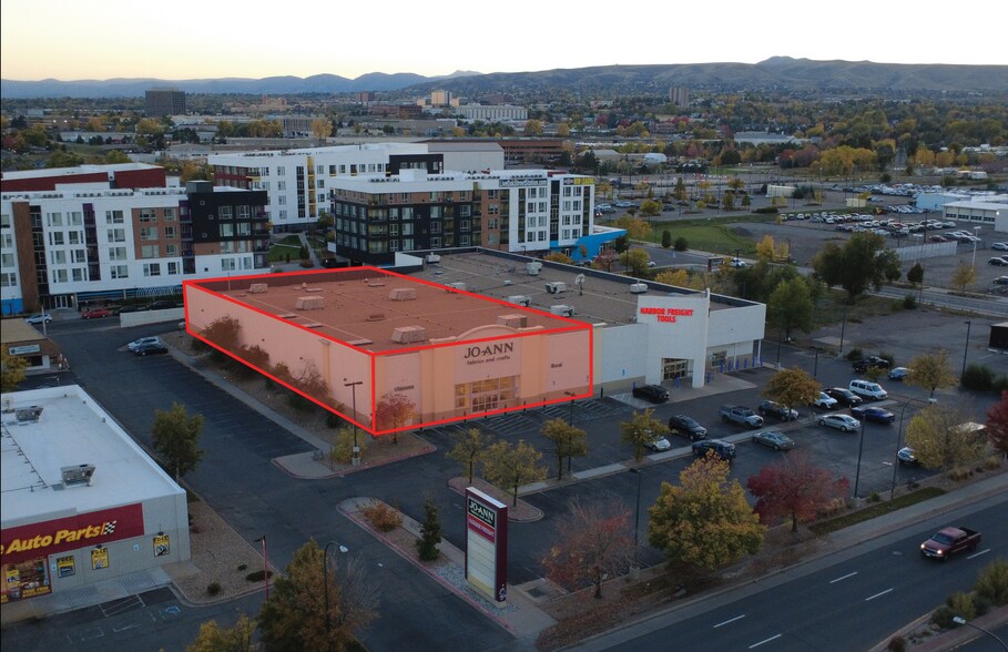 More Photos Of 10750 W Colfax Ave, Lakewood Freestanding For Lease