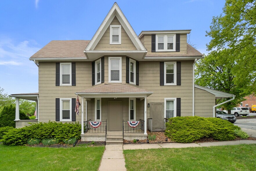 More Photos Of 300 Allegheny Ave, Towson Office For Sale