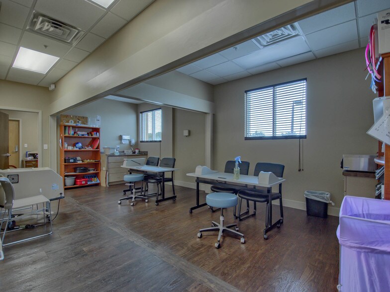More Photos Of 201 W Guava St, The Villages Medical For Lease