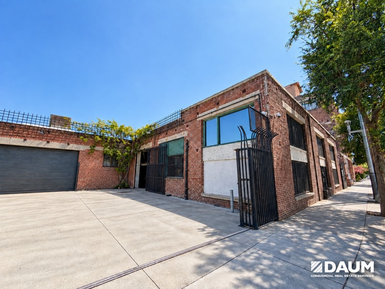 Primary Photo Of 644-648 Mateo St, Los Angeles Warehouse For Sale