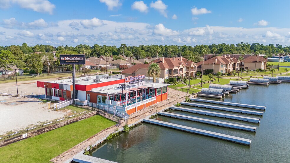 More Photos Of 15659 Marina Dr, Montgomery Restaurant For Lease