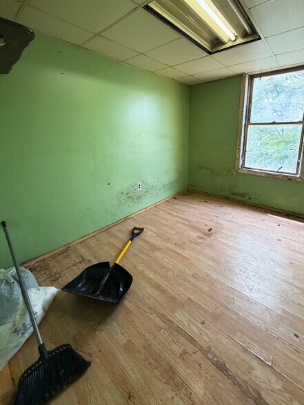 More Photos Of 3935 S Kedzie Ave, Chicago Storefront Retail Residential For Sale
