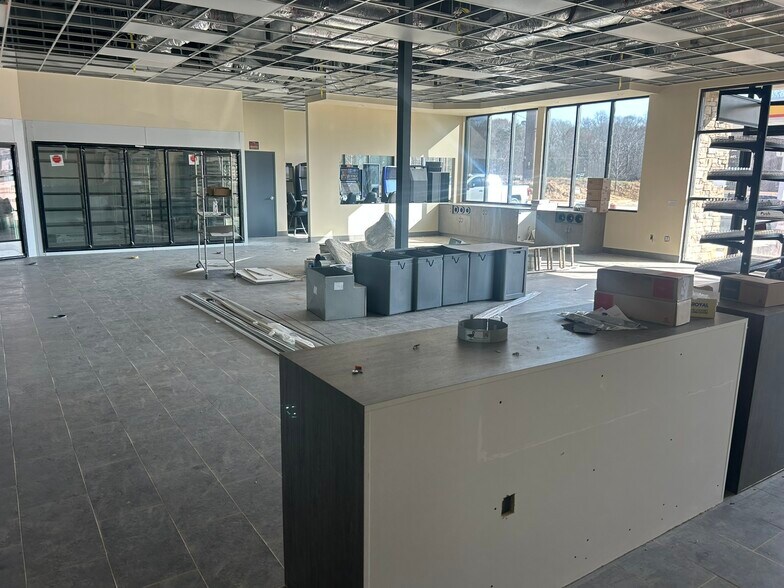 More Photos Of 416 WILBANKS Rd, Alto Storefront For Lease