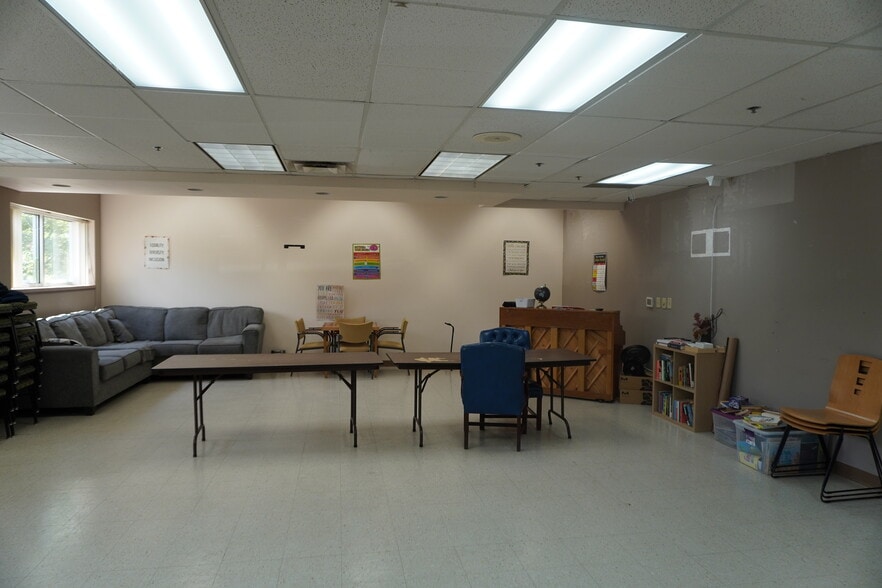More Photos Of 3809 S 42nd St, Minneapolis Medical For Sale