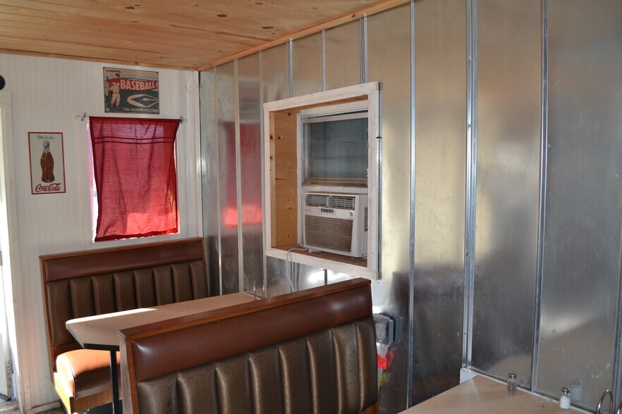 More Photos Of 220 Highway 261, Buchanan Dam Restaurant For Lease