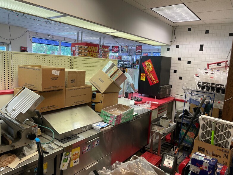 More Photos Of 364 Miracle Mile, Lebanon Service Station For Sale