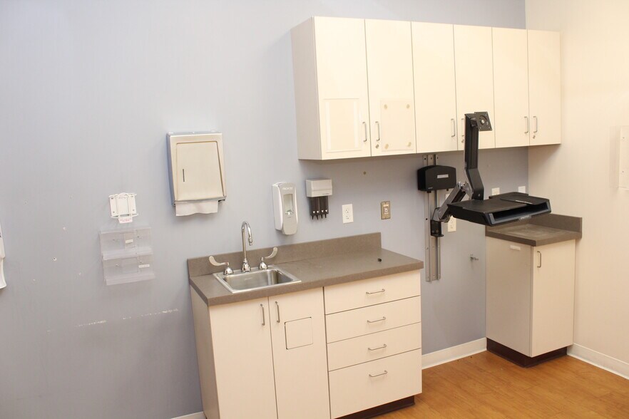 More Photos Of 340 E Main St, Milford Restaurant For Lease