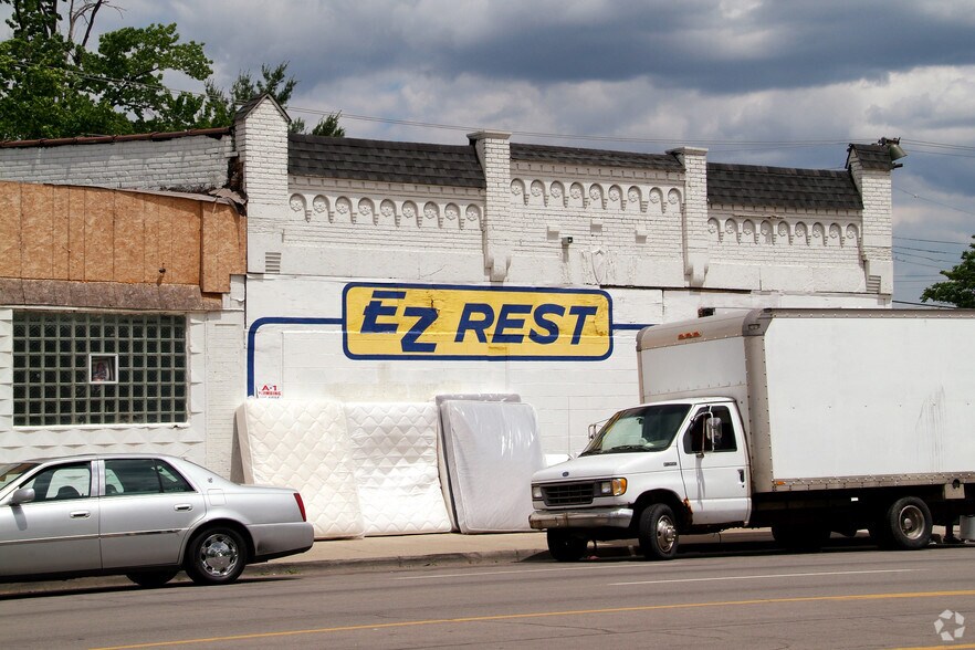 More Photos Of 11930 Grand River Ave, Detroit Storefront For Sale