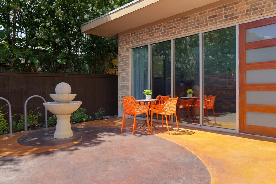 More Photos Of 900 W North Loop Blvd, Austin Loft Creative Space For Sale