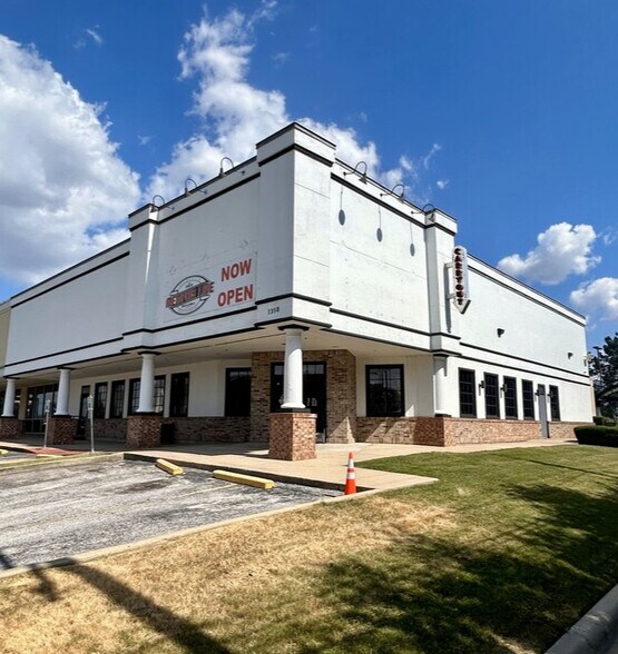 More Photos Of 1350 E Copeland Rd, Arlington Freestanding For Lease