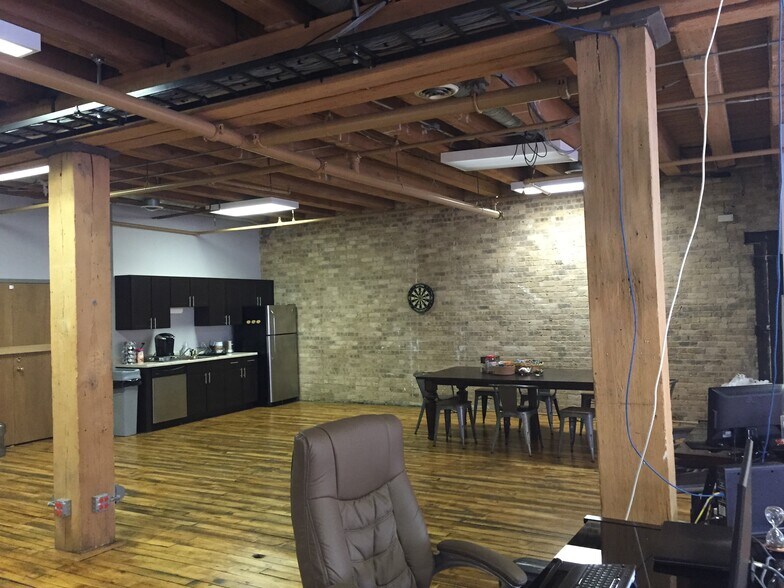 More Photos Of 1925 N Clybourn Ave, Chicago Loft Creative Space For Lease