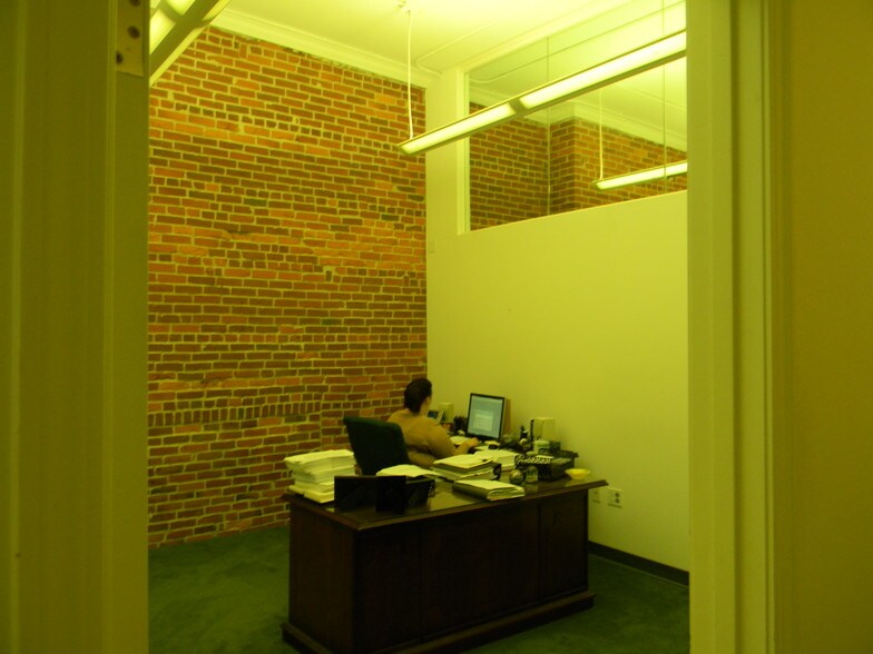More Photos Of 112 Capitol St, Charleston Office For Sale