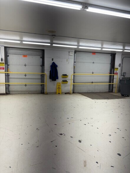 More Photos Of 348 Summit Ave W, Blackduck Manufacturing For Lease