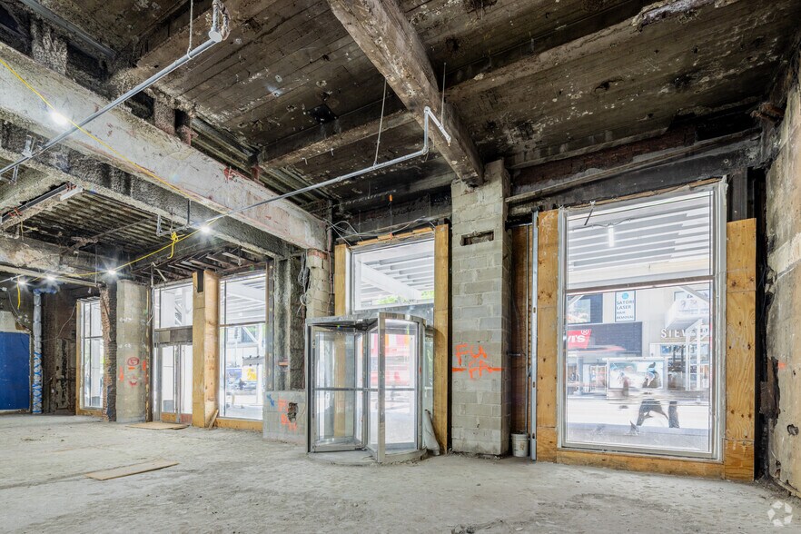 More Photos Of 50 W 34th St, New York Apartments For Lease