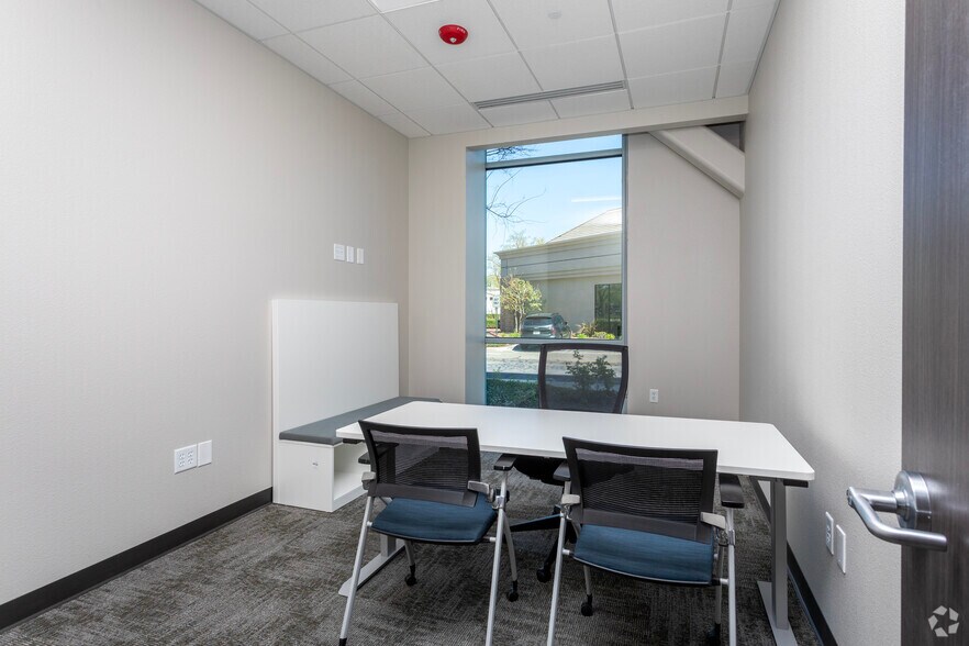 Photo of 1st Floor Ste Office for 3