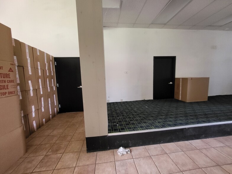 More Photos Of 7350 N Hanley Rd, Hazelwood Hotel For Sale