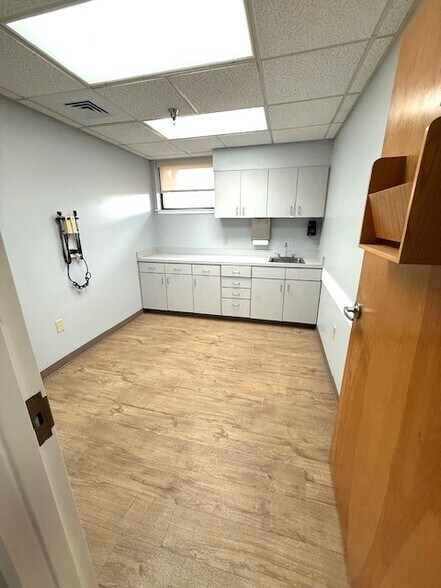 More Photos Of 4531 N Davis Hwy, Pensacola Medical For Lease