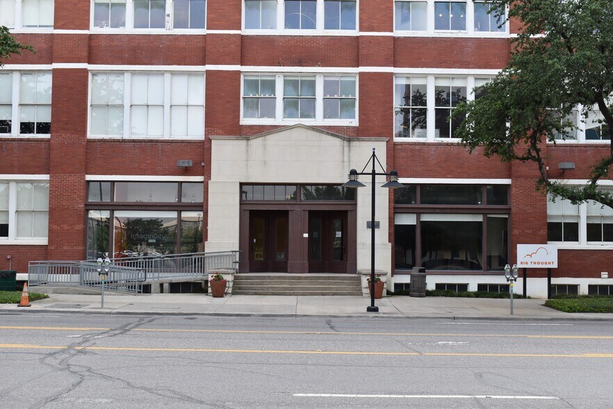 More Photos Of 1505 S Lamar St, Dallas Apartments For Lease