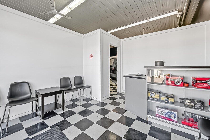 More Photos Of 3835 Mcbean St, Richmond Auto Repair For Sale