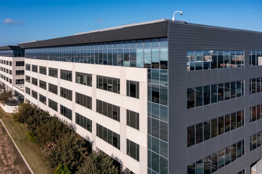 More Photos Of , Round Rock Office For Sale