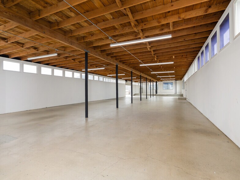 More Photos Of 805 E El Segundo Blvd, El Segundo Showroom For Sale