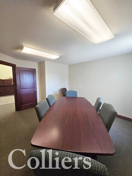 More Photos Of 1715 Pole Line Rd E, Twin Falls Bank For Sale