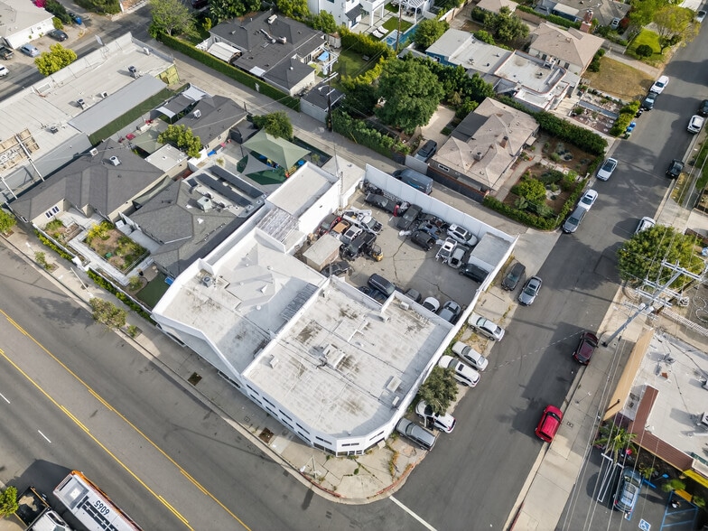 More Photos Of 10520 Magnolia Blvd, North Hollywood Office For Sale