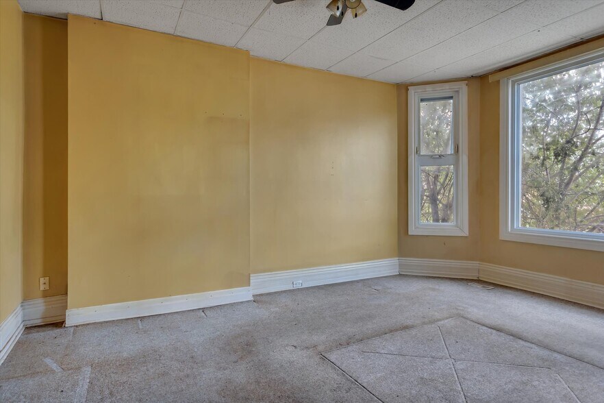 More Photos Of 514 Aylmer St N, Peterborough Multifamily For Sale