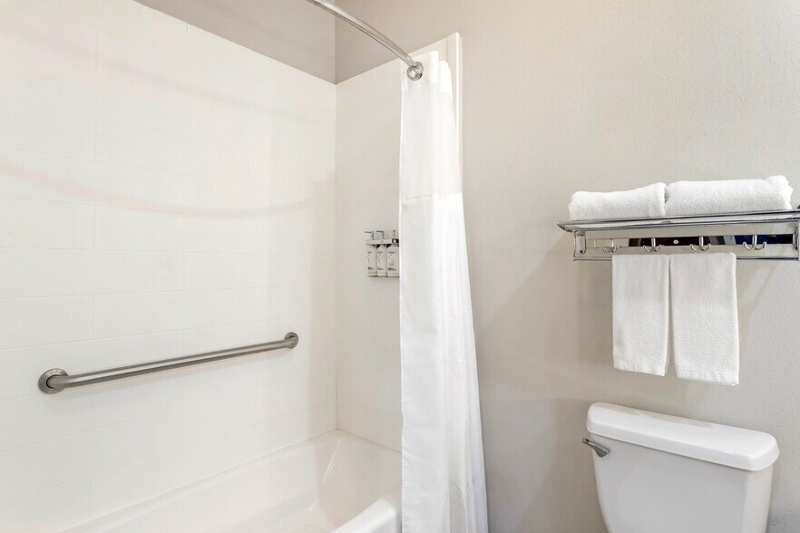 More Photos Of 2965 E Main St, Alice Hotel For Sale