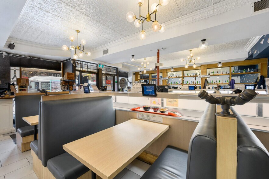 More Photos Of 1047 Denman St, Vancouver Storefront For Sale